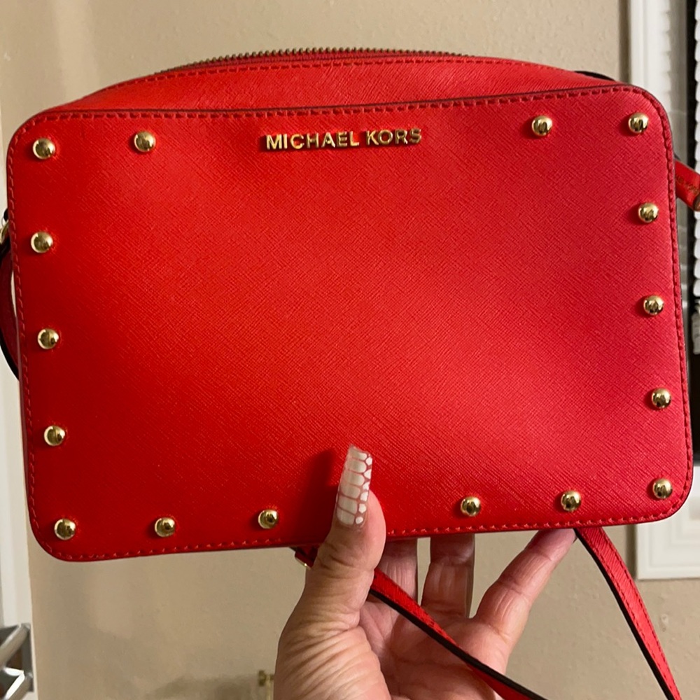 Gorgeous cross body from Michael Kors like new
